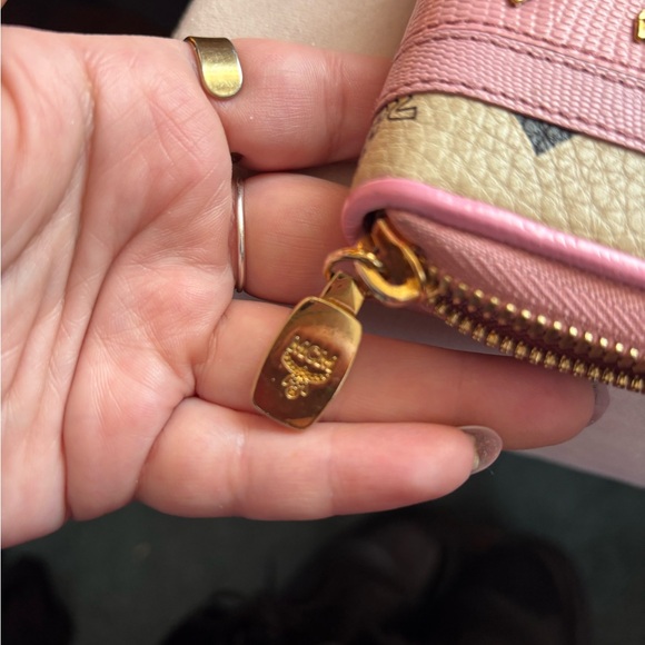Beautiful MCM Wallet - Picture 5 of 9